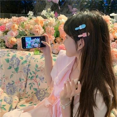 笼中女